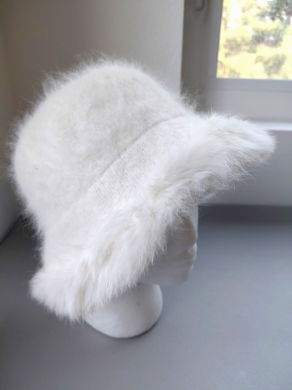 VTG Angora Bucket Winter Hat Cozy Fuzzy One Size Luxury David & Young Chic Warm